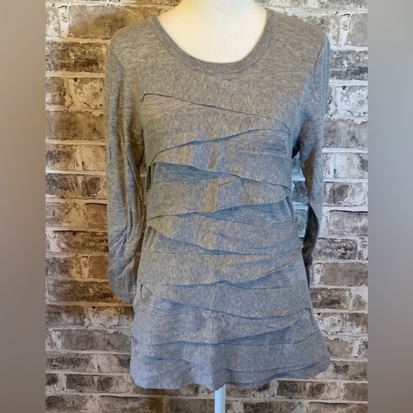 Vince Camuto long lightweight sweater. Size M. Gray with layered design. - Picture 1 of 11